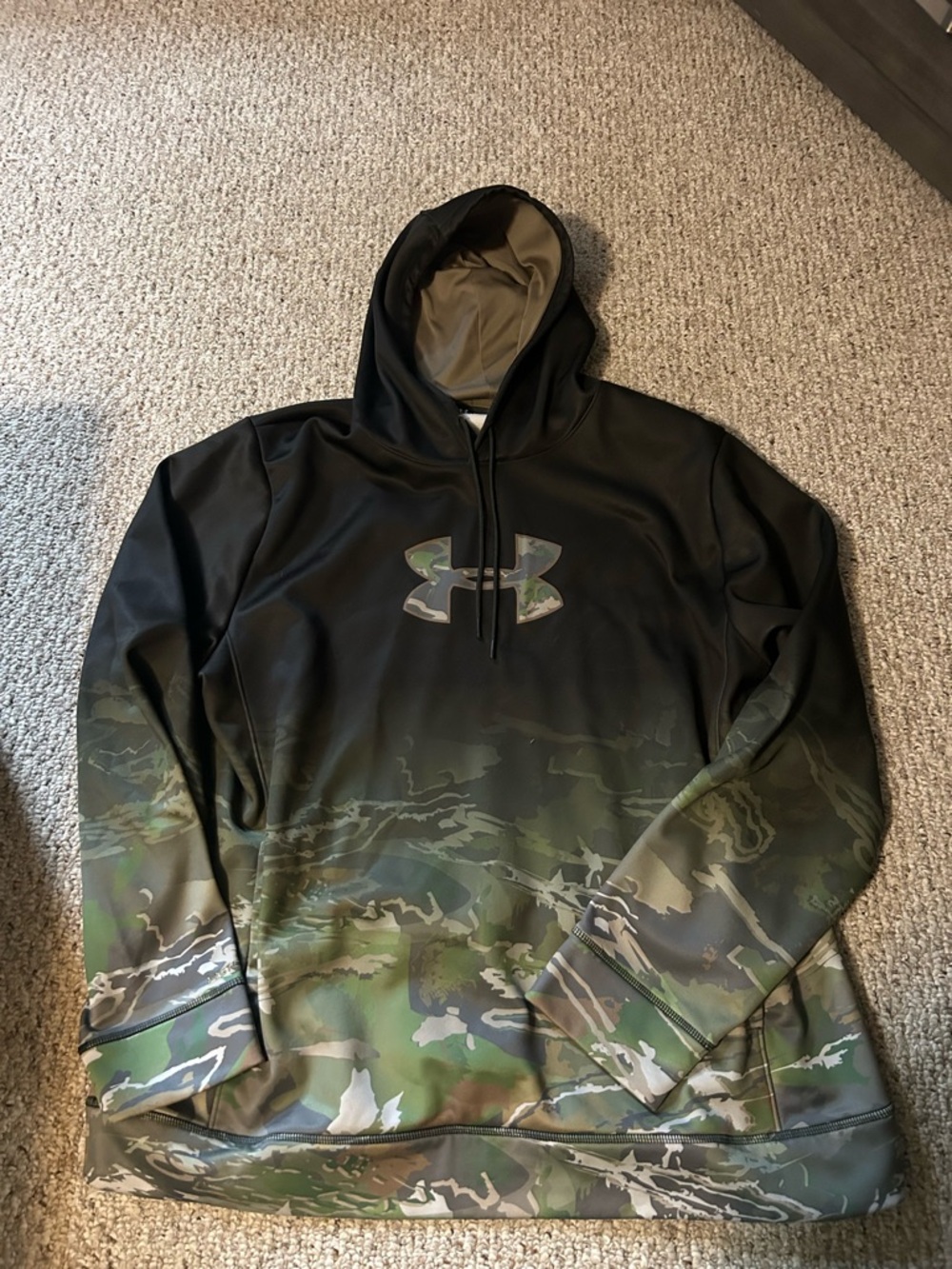Under Armour Black & Olive Green Hooded Pullover